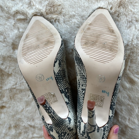 Snake skin pointed toe booties, size 6 🐍 - Picture 9 of 11